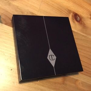 Charlotte tilbury  instant look in a palette!